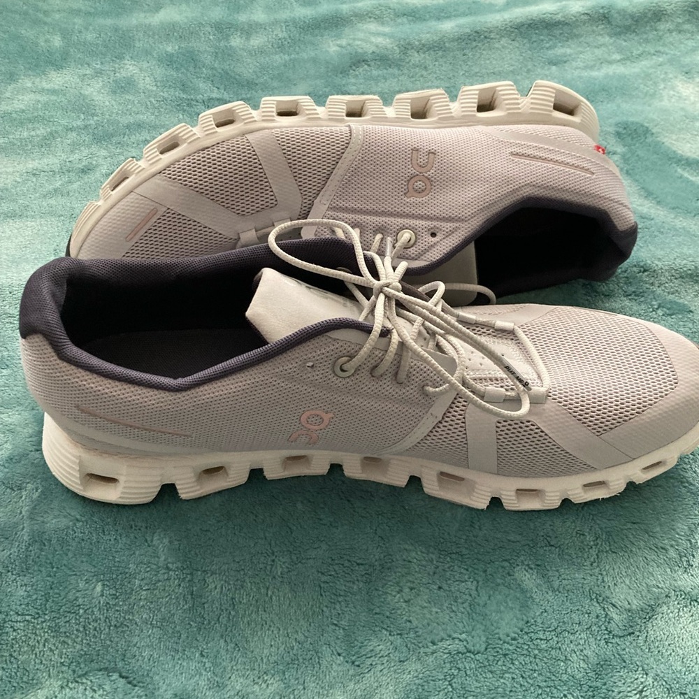 ON RUNNING - Cloud 5 Surf